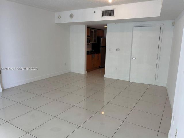 1750 N Bayshore Dr 2807, Miami, FL 33132