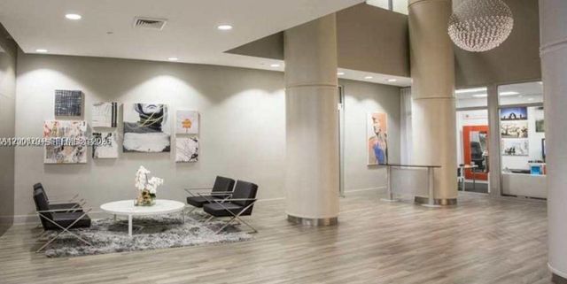 1750 N Bayshore Dr 2807, Miami, FL 33132