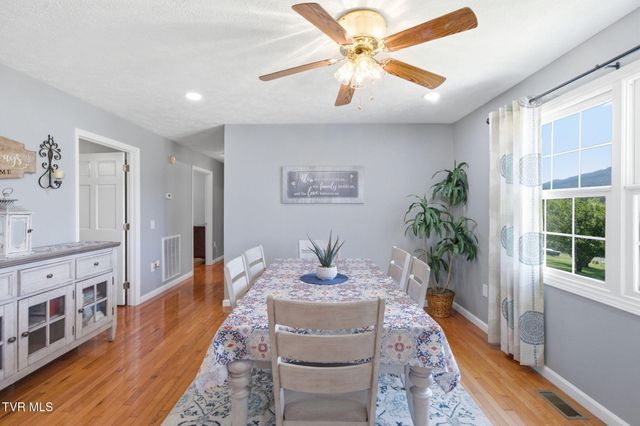 1368 Elk Garden Road, Lebanon, VA 24266