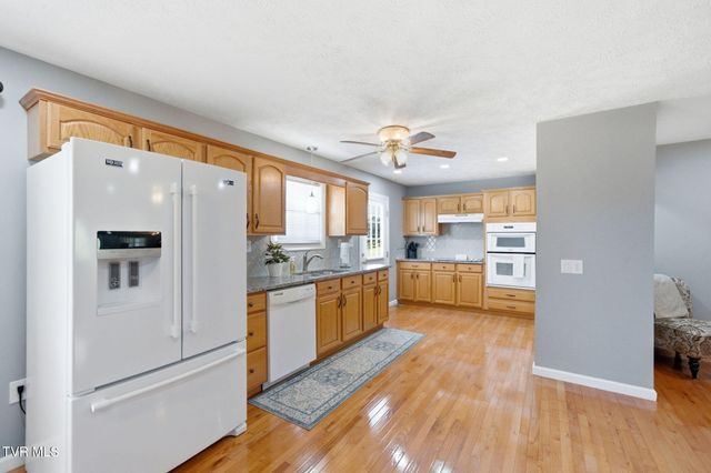 1368 Elk Garden Road, Lebanon, VA 24266