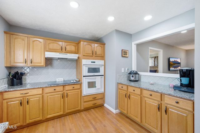1368 Elk Garden Road, Lebanon, VA 24266