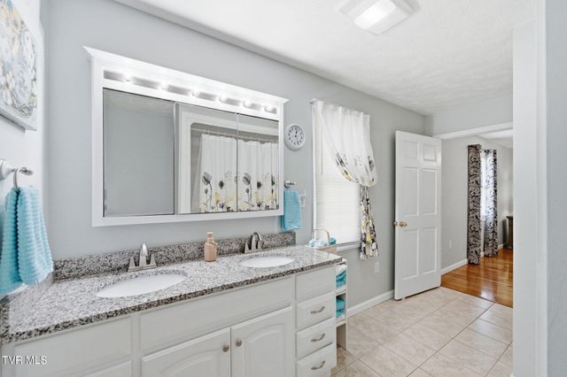 1368 Elk Garden Road, Lebanon, VA 24266