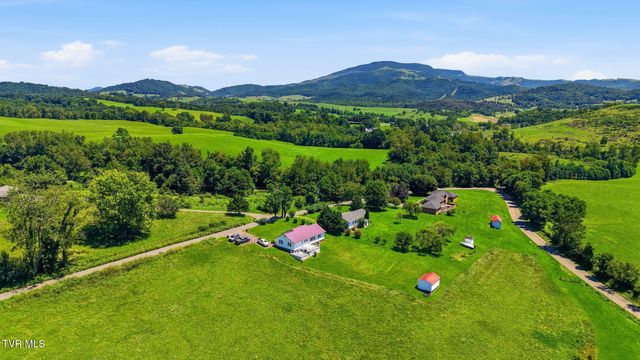 1368 Elk Garden Road, Lebanon, VA 24266