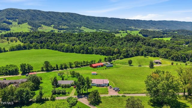 1368 Elk Garden Road, Lebanon, VA 24266