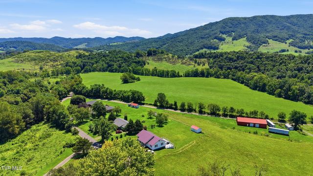 1368 Elk Garden Road, Lebanon, VA 24266