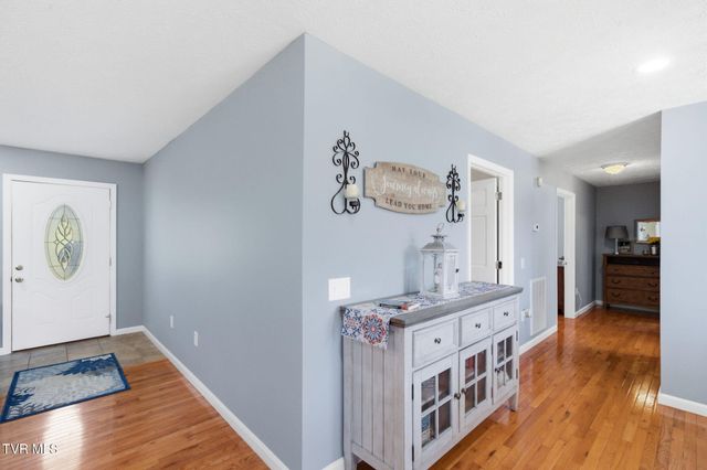 1368 Elk Garden Road, Lebanon, VA 24266