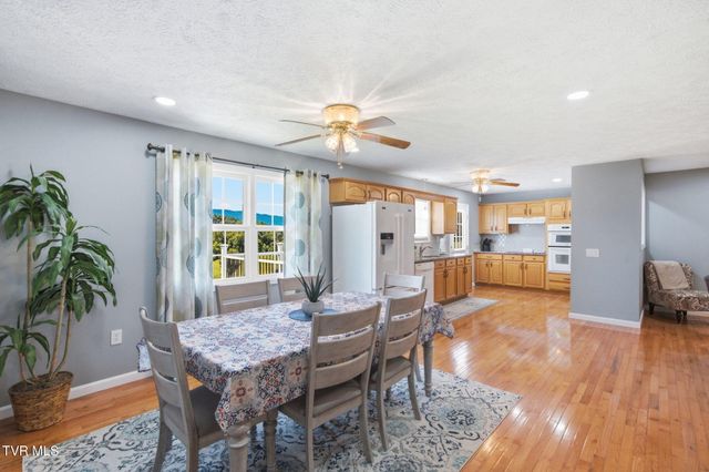 1368 Elk Garden Road, Lebanon, VA 24266