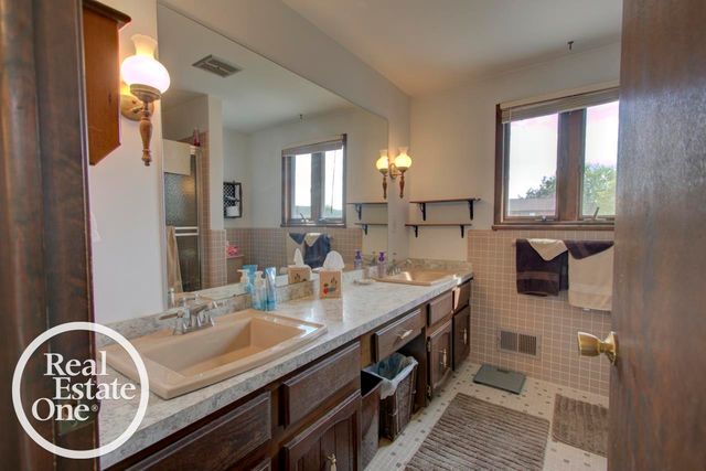 22444 Lange Street, St Clair Shores, MI 48080