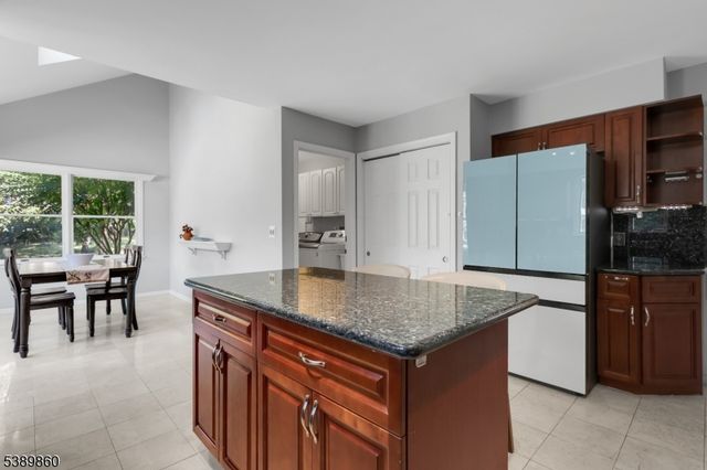 135 Woods End Dr, Bernards Twp., NJ 07920