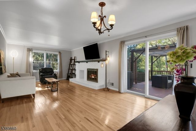 135 Woods End Dr, Bernards Twp., NJ 07920