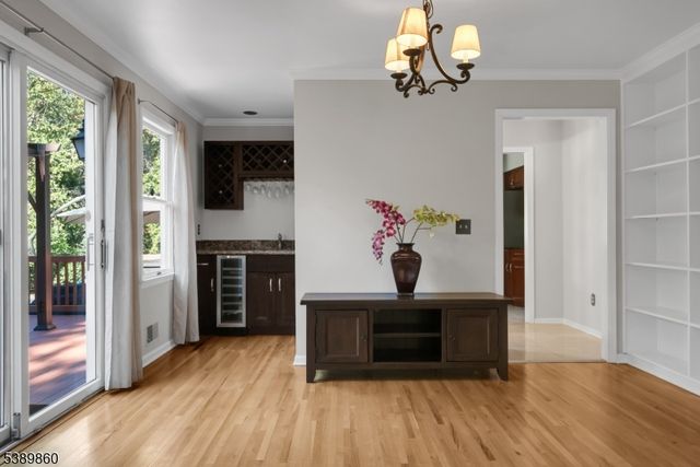 135 Woods End Dr, Bernards Twp., NJ 07920
