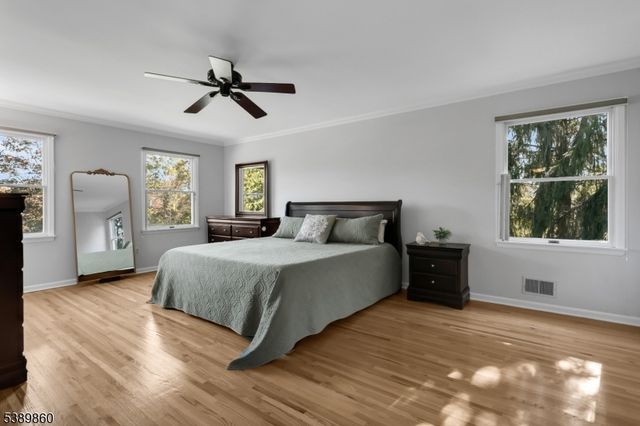 135 Woods End Dr, Bernards Twp., NJ 07920