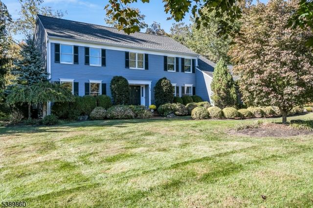 135 Woods End Dr, Bernards Twp., NJ 07920