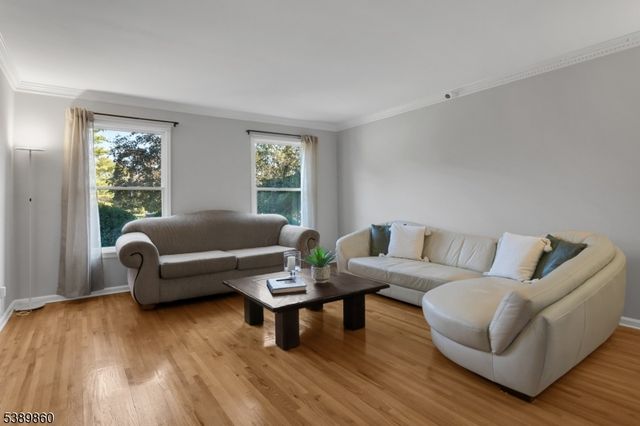 135 Woods End Dr, Bernards Twp., NJ 07920