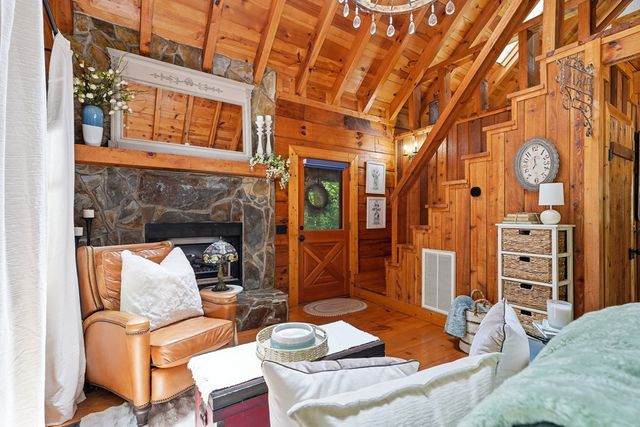 35 Finch Lane, Blue Ridge, GA 30513