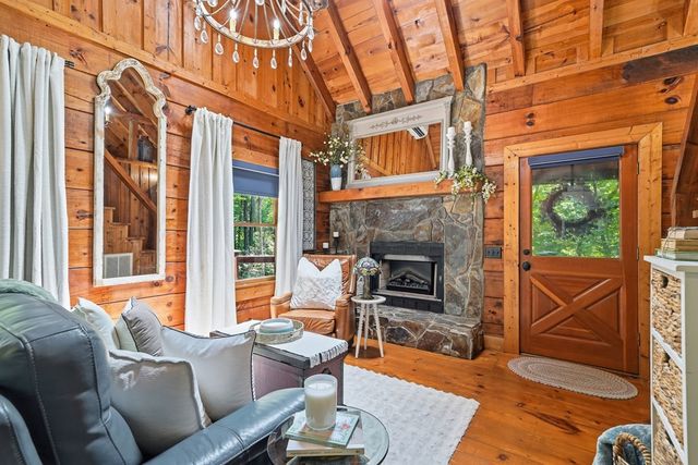 35 Finch Lane, Blue Ridge, GA 30513