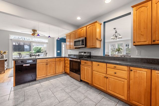 220 Beacon St, Milton, MA 02186