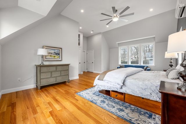 220 Beacon St, Milton, MA 02186