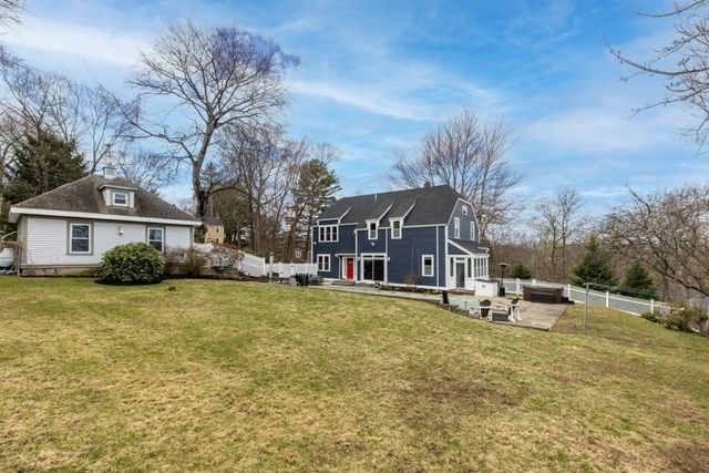 220 Beacon St, Milton, MA 02186