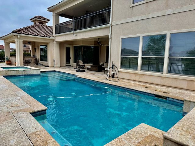 2111 Diamond Spring Drive, Houston, TX 77077