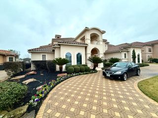 2111 Diamond Spring Drive, Houston, TX 77077