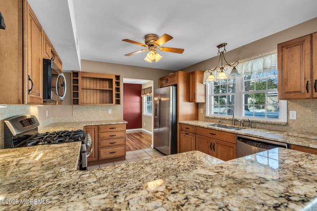 169 Shenandoah Boulevard, Toms River, NJ 08753