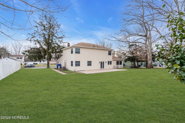 169 Shenandoah Boulevard, Toms River, NJ 08753