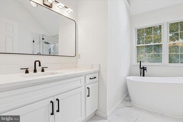 22 BRADLEY DR, Wilmington, DE 19803