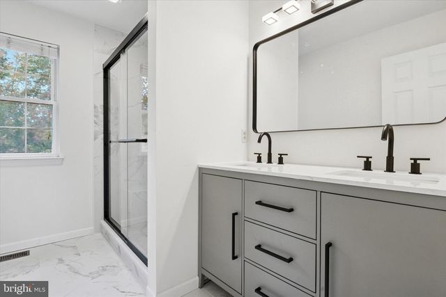 22 BRADLEY DR, Wilmington, DE 19803