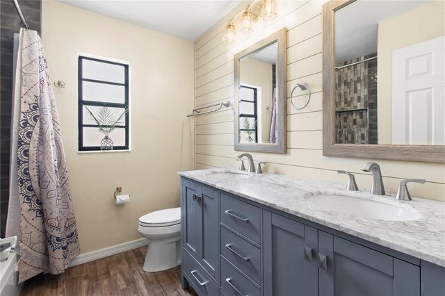 4702 GLENBROOKE TERRACE, Sarasota, FL 34243