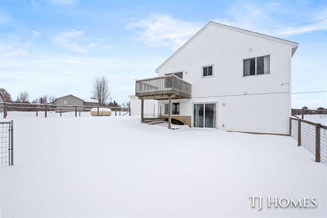 10525 Edgerton Avenue, Rockford, MI 49341