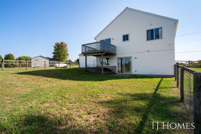 10525 Edgerton Avenue, Rockford, MI 49341