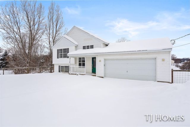 10525 Edgerton Avenue, Rockford, MI 49341