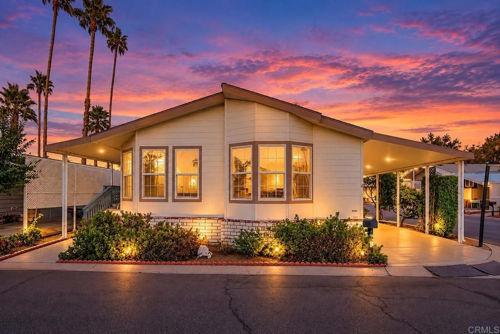 2300 E Valley Parkway SPC 101, Escondido, CA 92027 — exterior