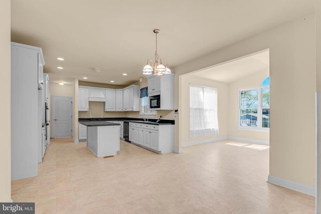 29 TOMASELLO DR, Millville, NJ 08332