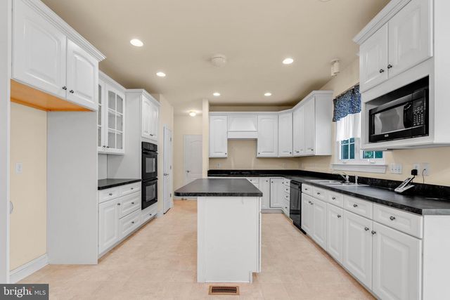 29 TOMASELLO DR, Millville, NJ 08332