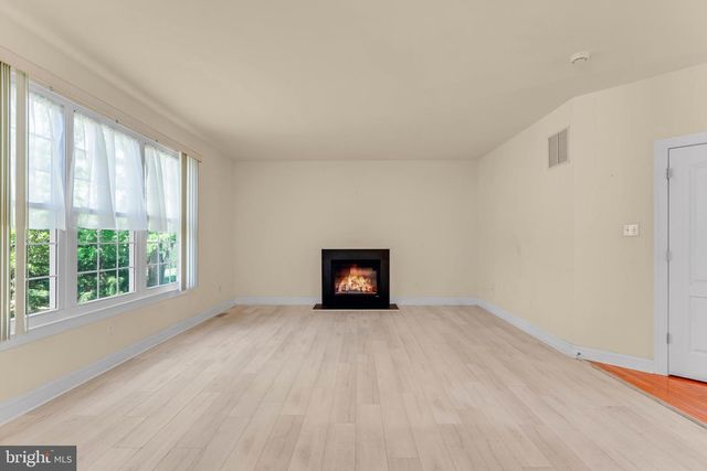 29 TOMASELLO DR, Millville, NJ 08332