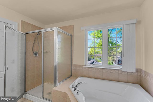 29 TOMASELLO DR, Millville, NJ 08332
