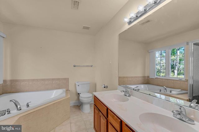 29 TOMASELLO DR, Millville, NJ 08332