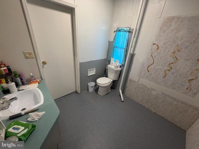 227 LONGWOOD CT W, Lancaster, PA 17603