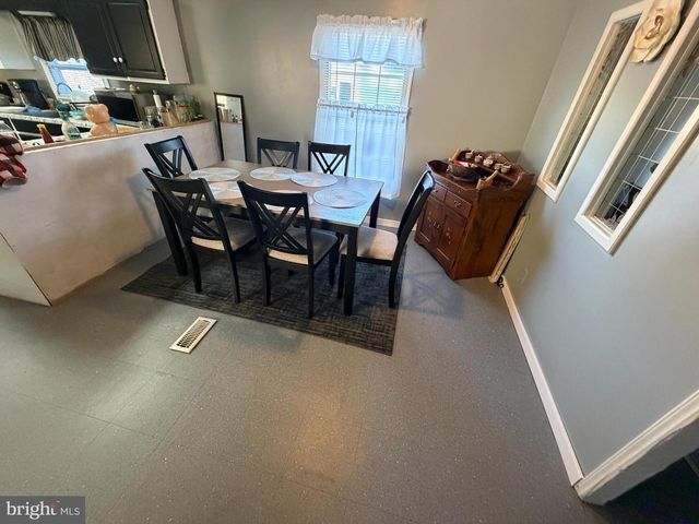 227 LONGWOOD CT W, Lancaster, PA 17603