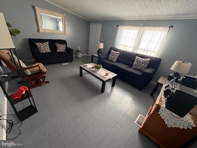 227 LONGWOOD CT W, Lancaster, PA 17603