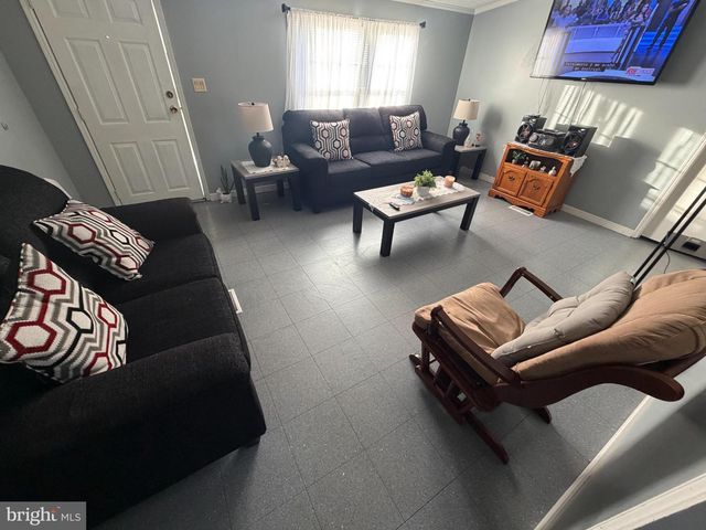 227 LONGWOOD CT W, Lancaster, PA 17603