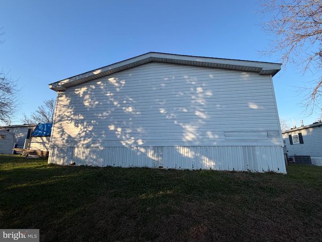 227 LONGWOOD CT W, Lancaster, PA 17603