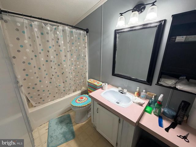 227 LONGWOOD CT W, Lancaster, PA 17603