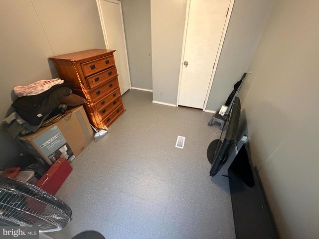 227 LONGWOOD CT W, Lancaster, PA 17603