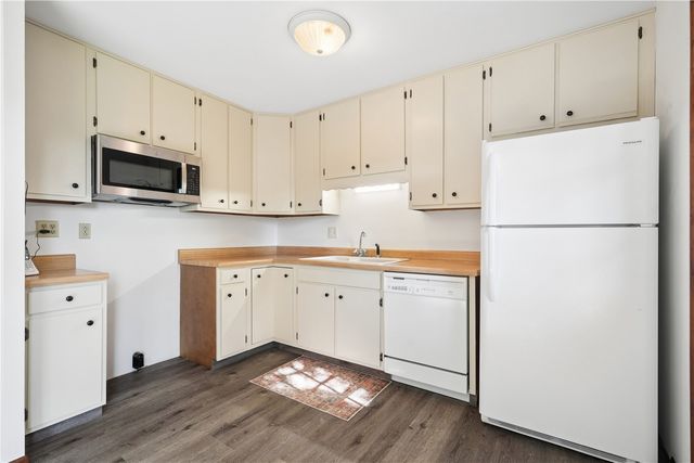 805 Pawnee Drive NW, Cedar Rapids, IA 52405