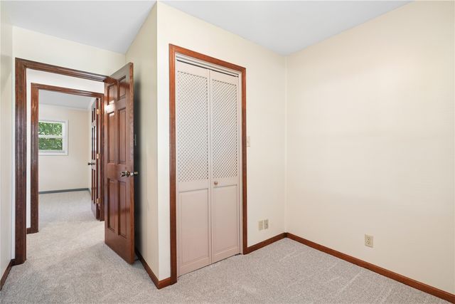 805 Pawnee Drive NW, Cedar Rapids, IA 52405