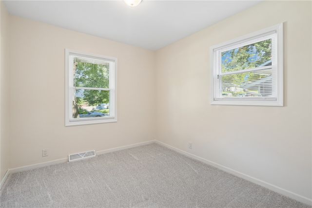 805 Pawnee Drive NW, Cedar Rapids, IA 52405