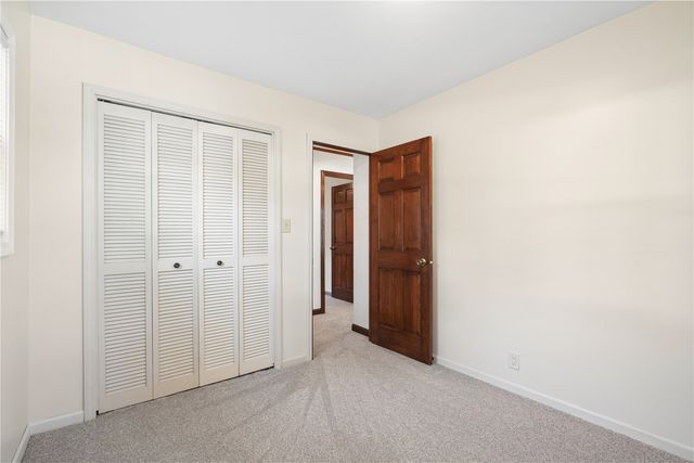 805 Pawnee Drive NW, Cedar Rapids, IA 52405